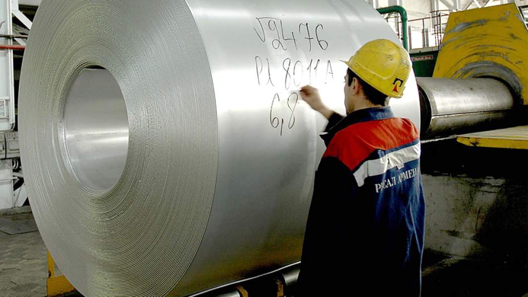 Линия проката алюминия на заводе в Армении