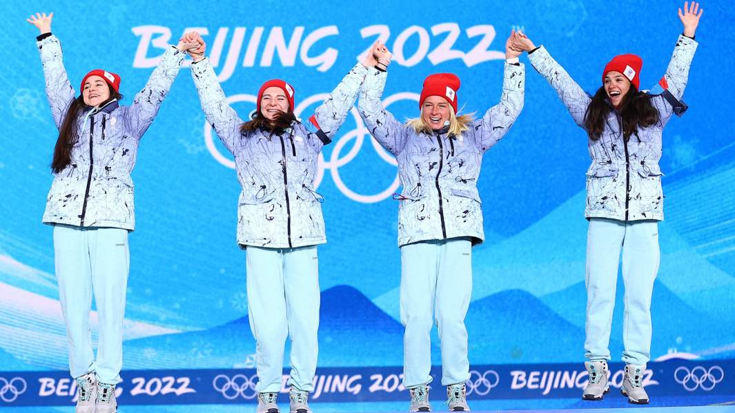 Юлия Ступак, Наталья Непряева, Татьяна Сорина и Вероника Степанова во время церемонии награждения