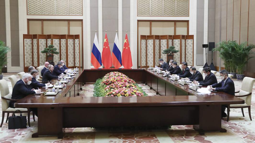 Президент РФ Владимир Путин и председатель КНР Си Цзиньпин во время встречи 