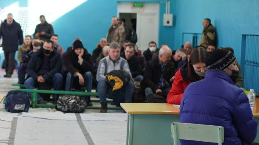 Мобилизация, в пункте сбора, Донецк