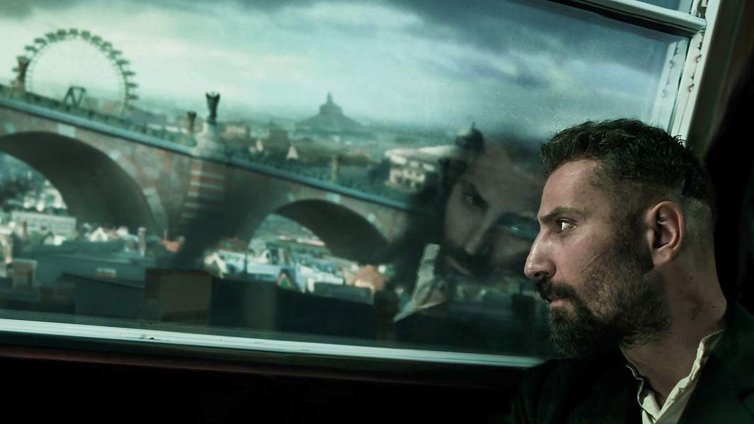 Кадр из фильма «Хинтерленд: город грехов»