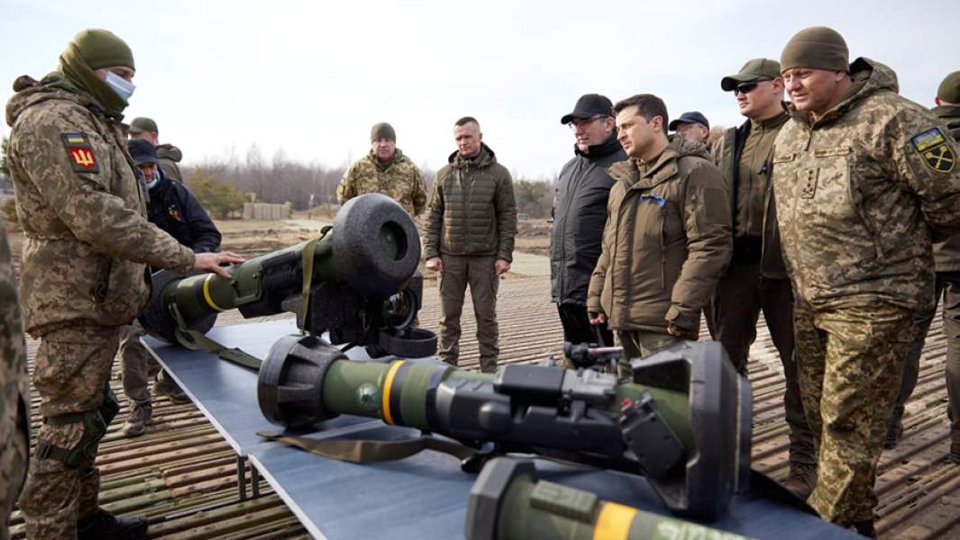 Президент Украины Владимир Зеленский во время тактических учений подразделений ВСУ и других сил безопасности и обороны в рамках командно-штабных учений «Метель-2022»