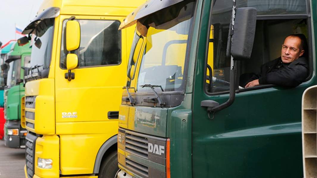 Водитель фуры