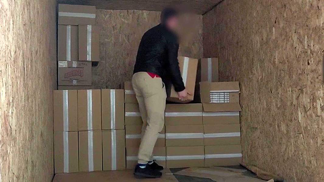Изъятие сотрудниками Пограничного управления ФСБ России незаконной табачной продукции иностранного производства