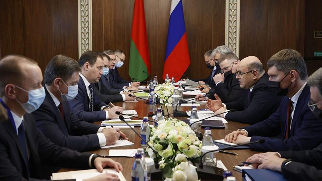 Михаил Мишустин и Роман Головченко во время переговоров в рамках Межправительственного совета стран Евразийского экономического союза