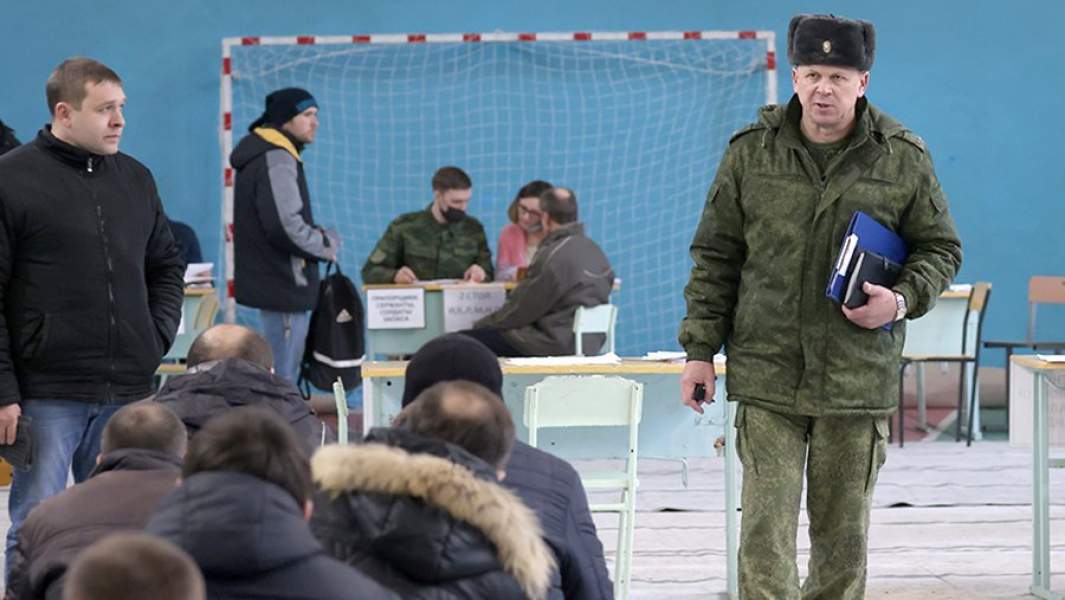 Мобилизационный пункт военкомата по Калининскому, Киевскому и Ворошиловскому районам Донецка, расположенном в средней школе №19