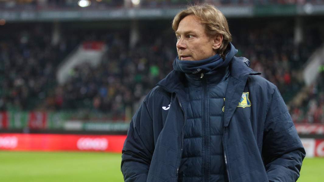 Валерий Карпин