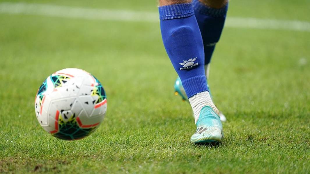 Футбольный мяч