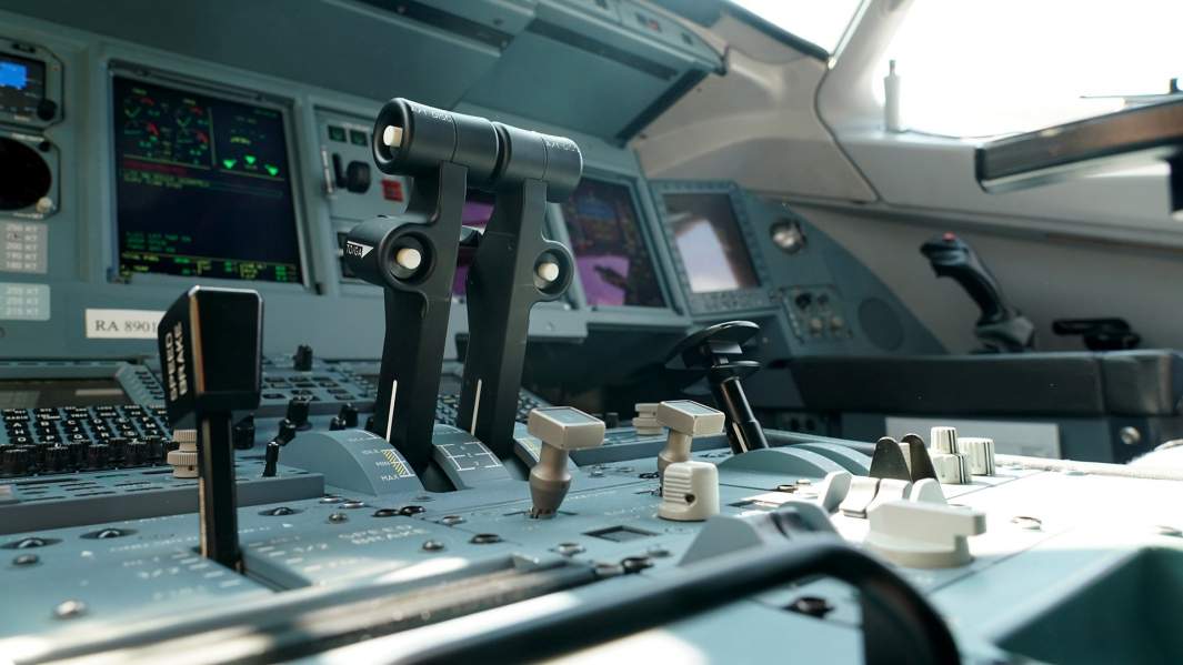 самолет рычаги управление