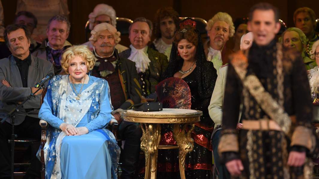 Татьяна Доронина  на праздничном вечере, посвященном 120-летию Московского художественного академического театра им. М. Горького