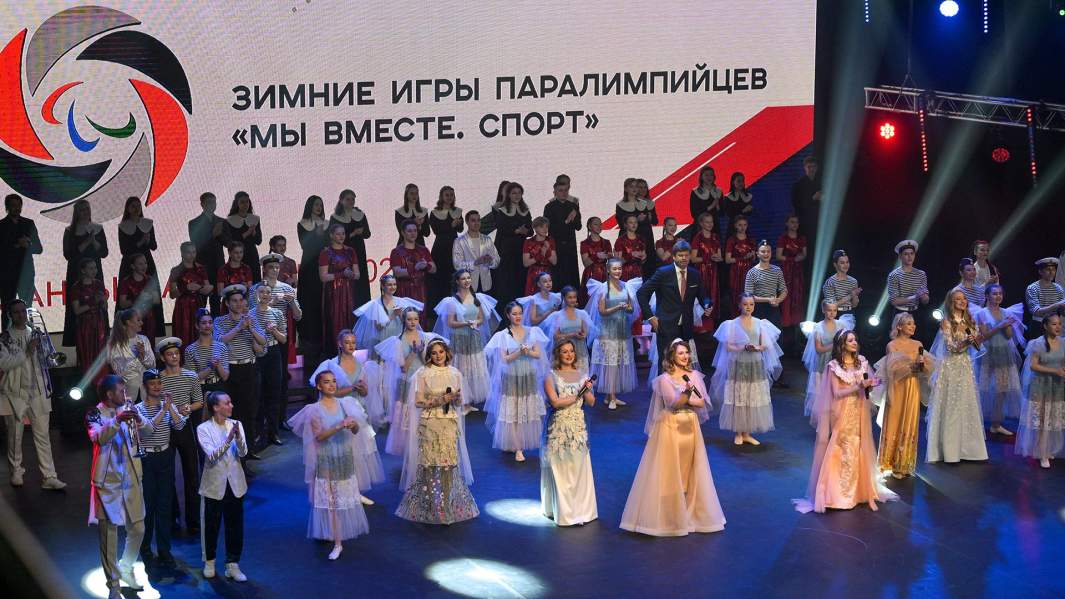 Церемония закрытия зимних игр паралимпийцев "Мы вместе. Спорт" в Ханты-Мансийске.
