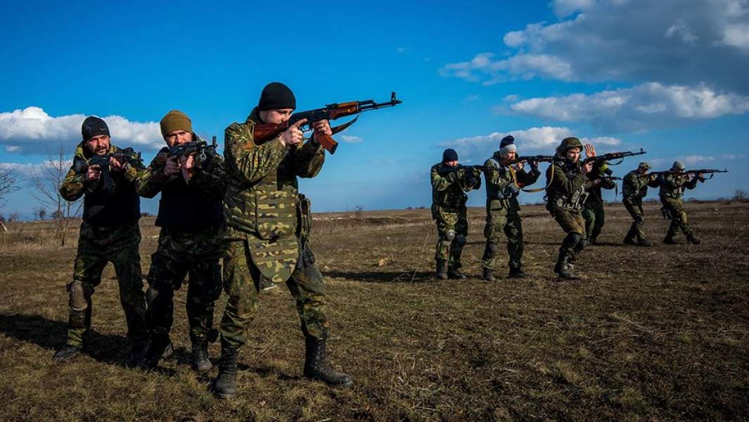 Учения батальона «Азов» (запрещенная в РФ организация) под Мариуполем