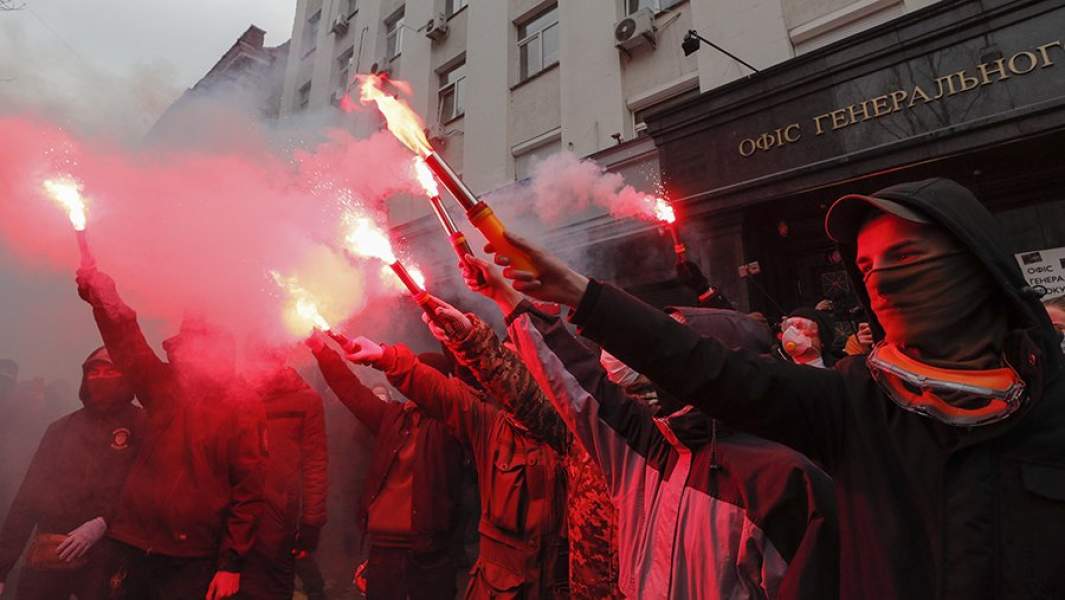 Акция националистов у офиса генерального прокурора Украины в Киеве