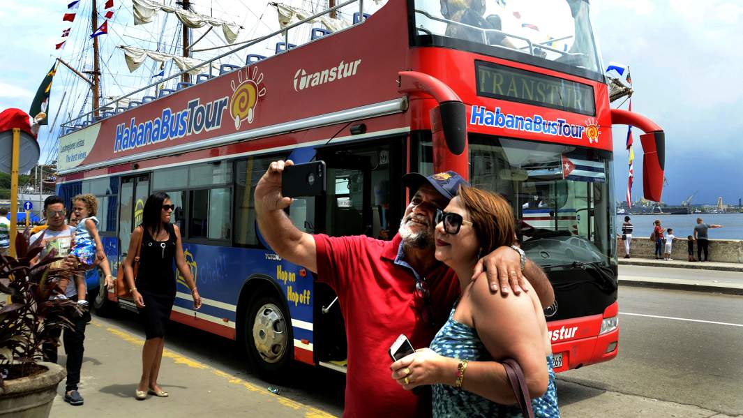 гавана туристы автобус
