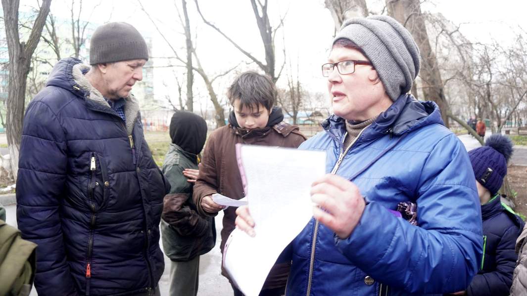 Улица Олимпийская, в домах остаются жить сотни людей