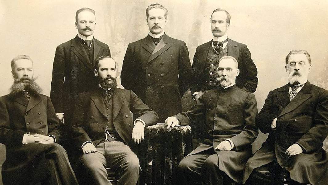 П. А. Столыпин в Ковно (второй слева в первом ряду) с уездными предводителями дворянства. 1901 год