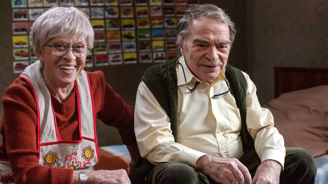 Алиса Фрейндлих и Александр Адабашьян на съемках фильма «Родители строгого режима»