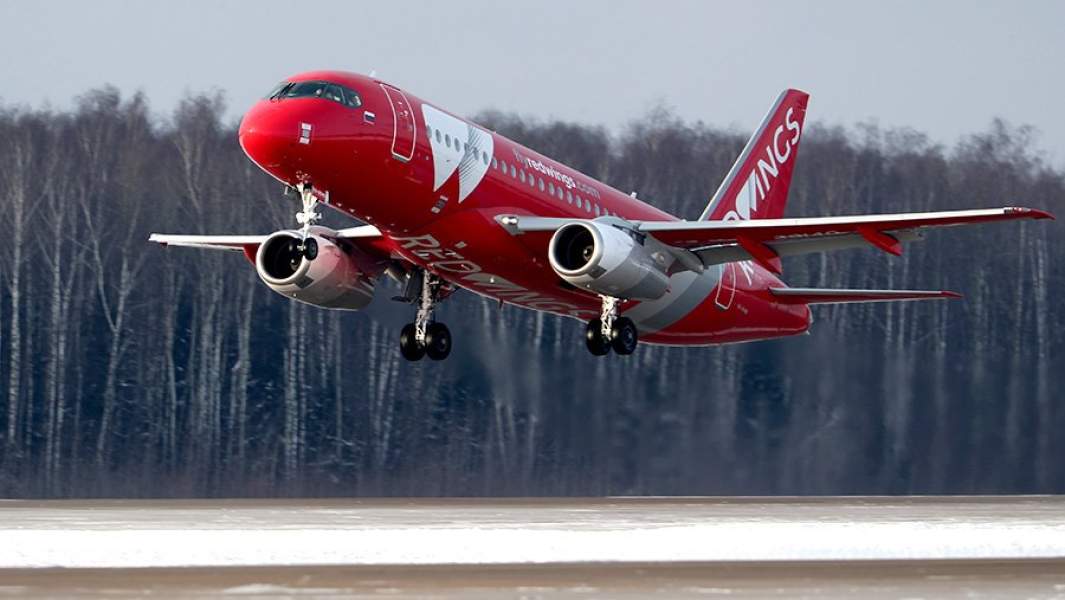 Самолет SSJ-100 авиакомпании Red Wings