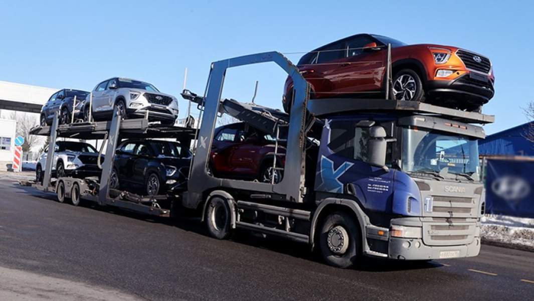 дилер автомобили