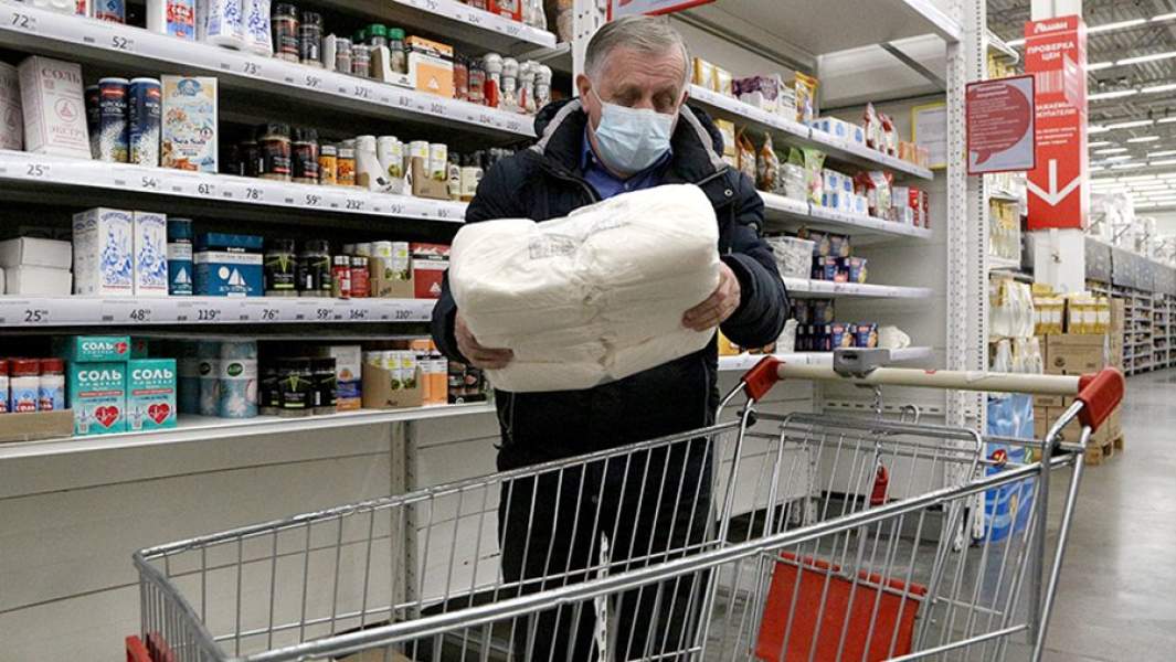 Покупатель в гипермаркете