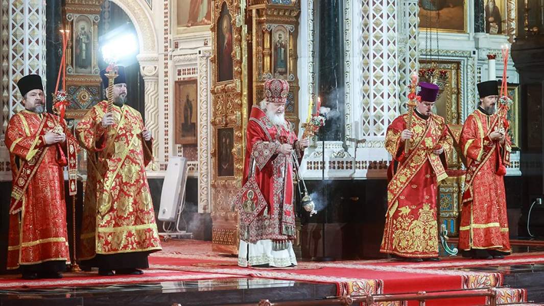 Святейший Патриарх Московский и всея Руси Кирилл во время пасхальной службы в кафедральном соборном Храме Христа Спасителя