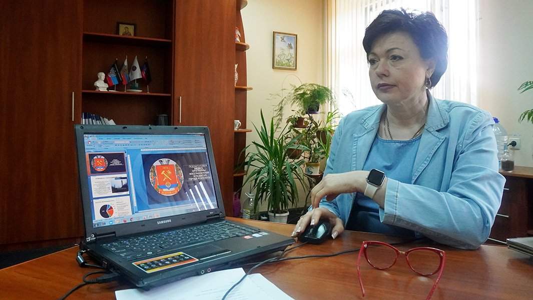 Представитель Ясиноватской администрации Анна Бондарь 