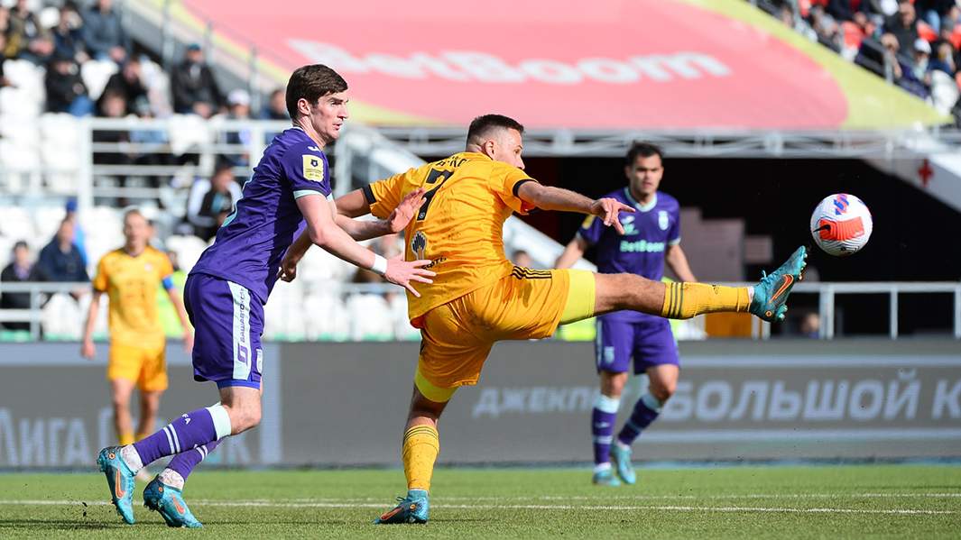 Игроки в матче 29-го тура чемпионата России по футболу среди клубов Премьер-лиги между ФК «Уфа» и ФК «Арсенал»