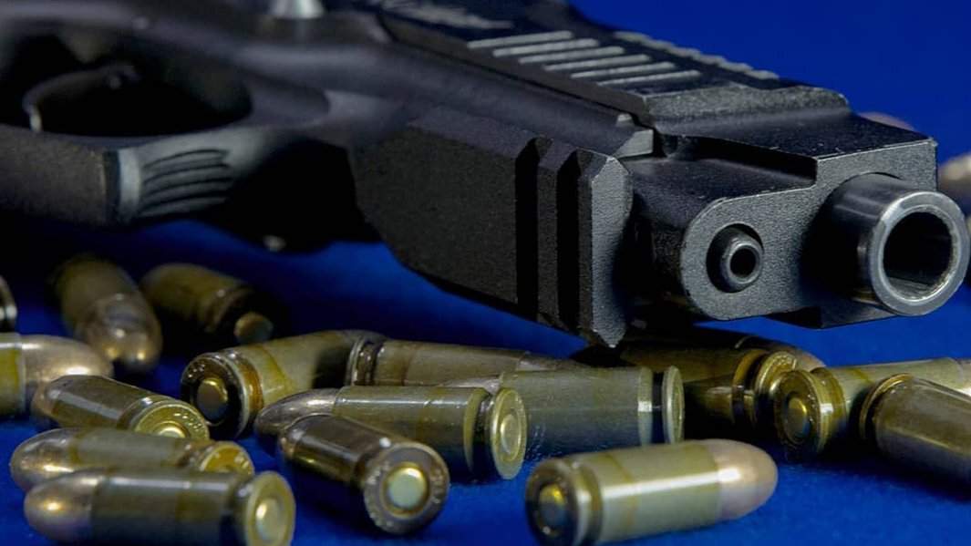 калашников и патроны