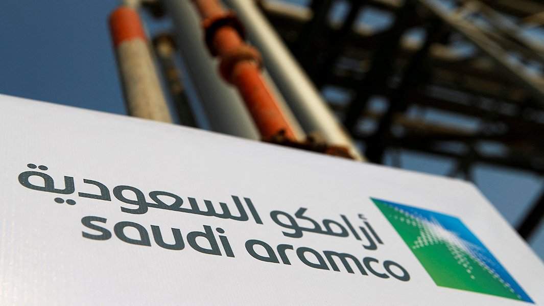 Saudi Aramco на нефтяном объекте в Саудовской Аравии
