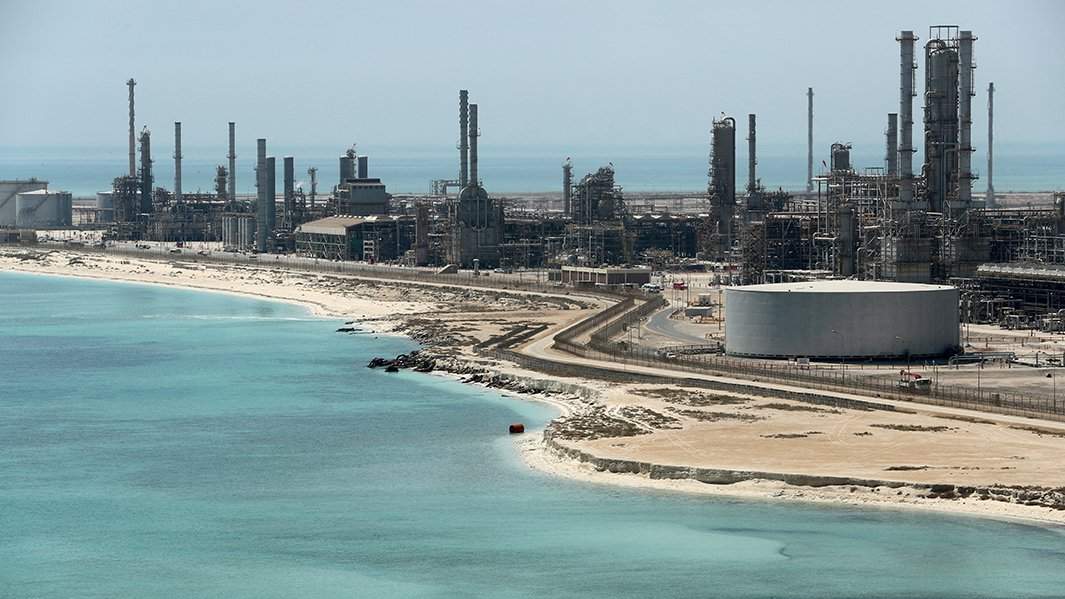 Общий вид на нефтяной терминал Saudi Aramco в Саудовской Аравии
