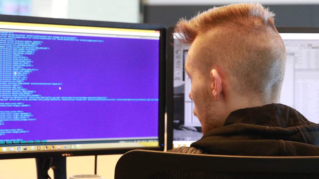 программист