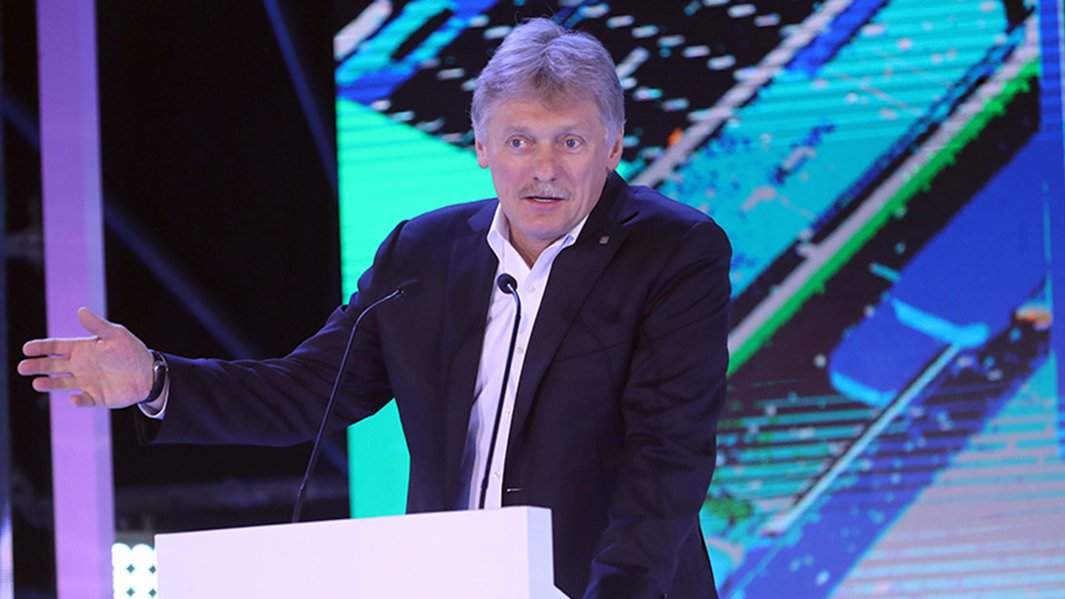 Заместитель руководителя администрации президента РФ, пресс-секретарь президента РФ Дмитрий Песков выступает с лекцией «Информационные войны. Игра без правил» на федеральном просветительском марафоне «Новые горизонты»