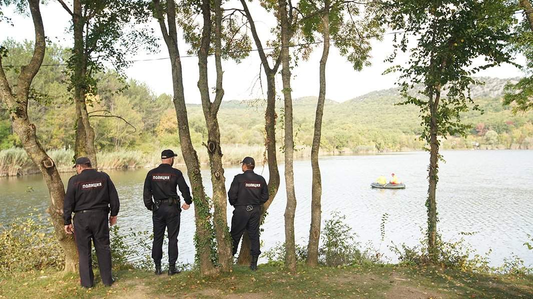 сотрудники полиции в Артеке