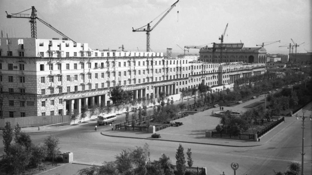 Волгоградцам показали редкие фотографии разрушенного Сталинграда
