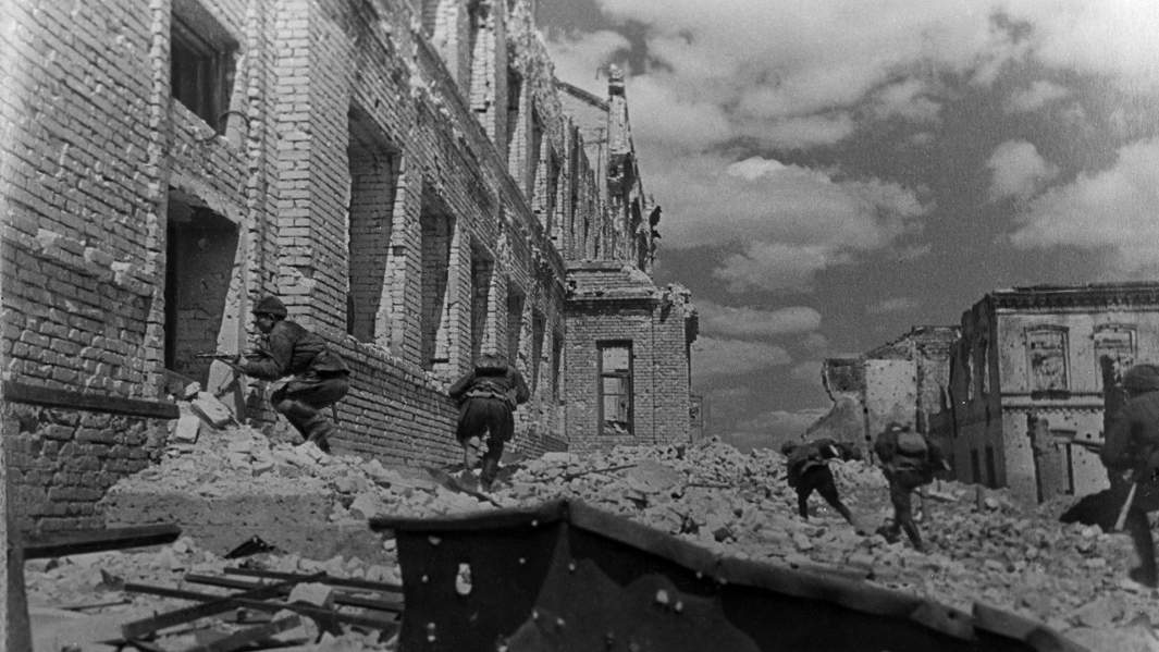 Волгоградцам рассказали, как в 1943 году восстанавливали руины Сталинграда