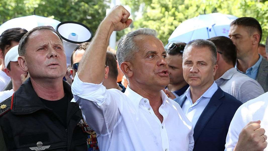 Лидер Демократической партии Молдавии Владимир Плахотнюк во время митинга сторонников партии. 2019 год