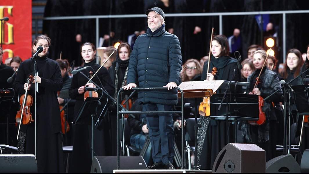 Художественный руководитель - главный дирижер Мариинского театра Валерий Гергиев во время выступления на концерте в честь Дня славянской письменности и культуры на Красной площади