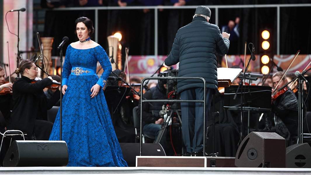 Оперная певица Агунда Кулаева во время выступления на концерте в честь Дня славянской письменности и культуры на Красной площади
