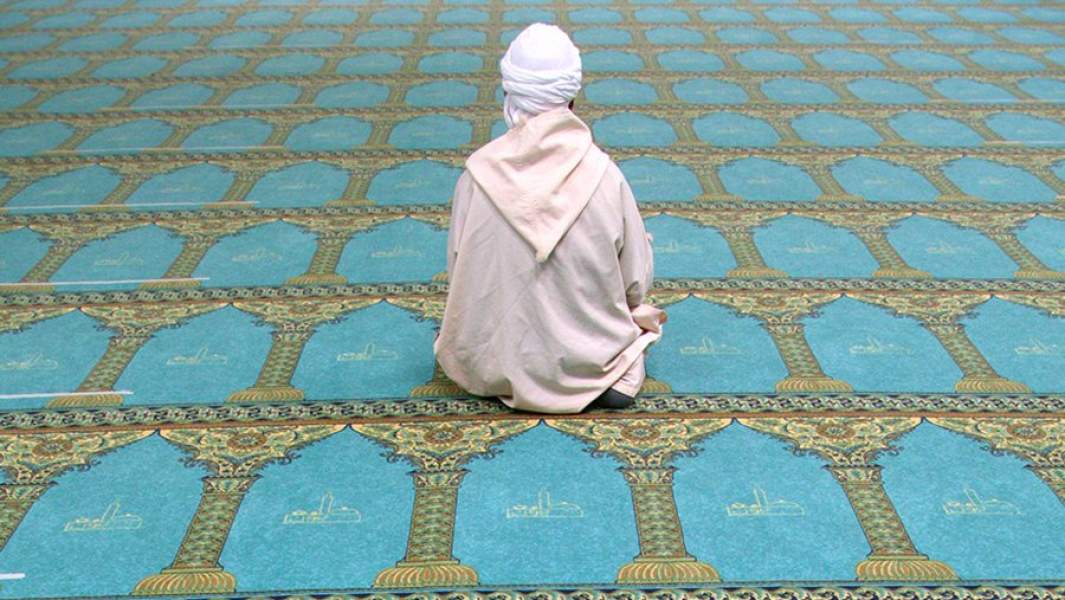 Молитва в мечети