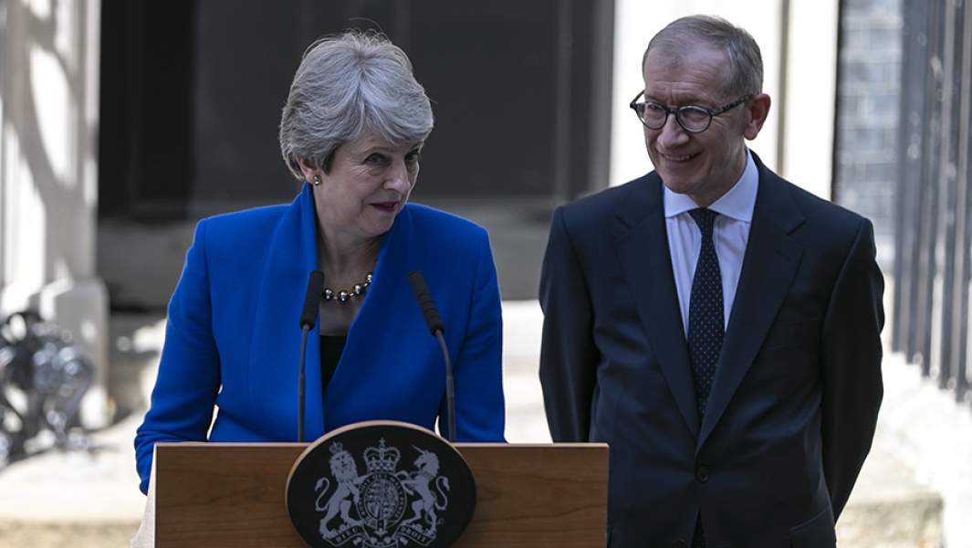 Тереза Мэй во время своей прощальной речи около резиденции Даунинг-стрит, 10 в Лондоне