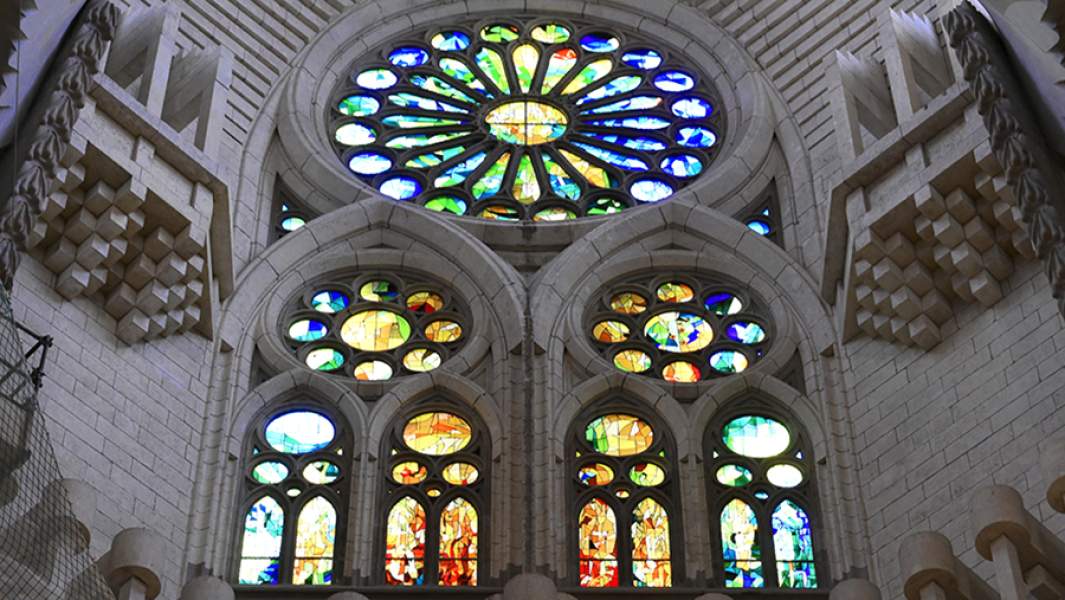 Витражи собора Sagrada Familia