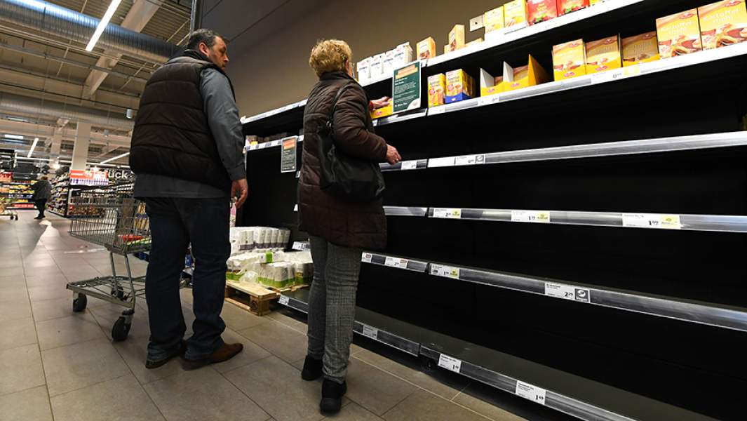 Покупка продуктов питания в немецком супермаркете