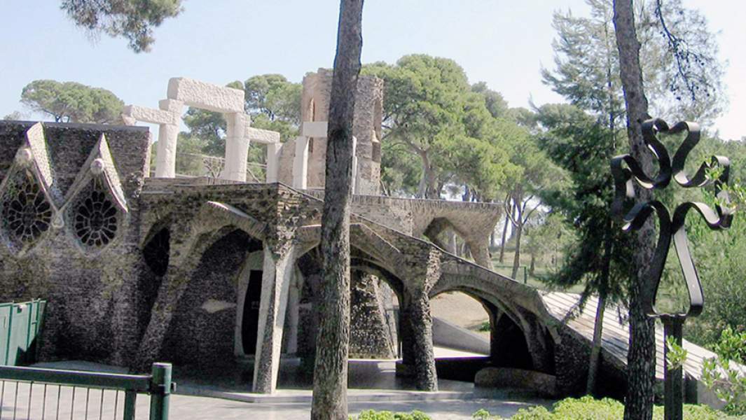 Крипта Колонии Гуэля