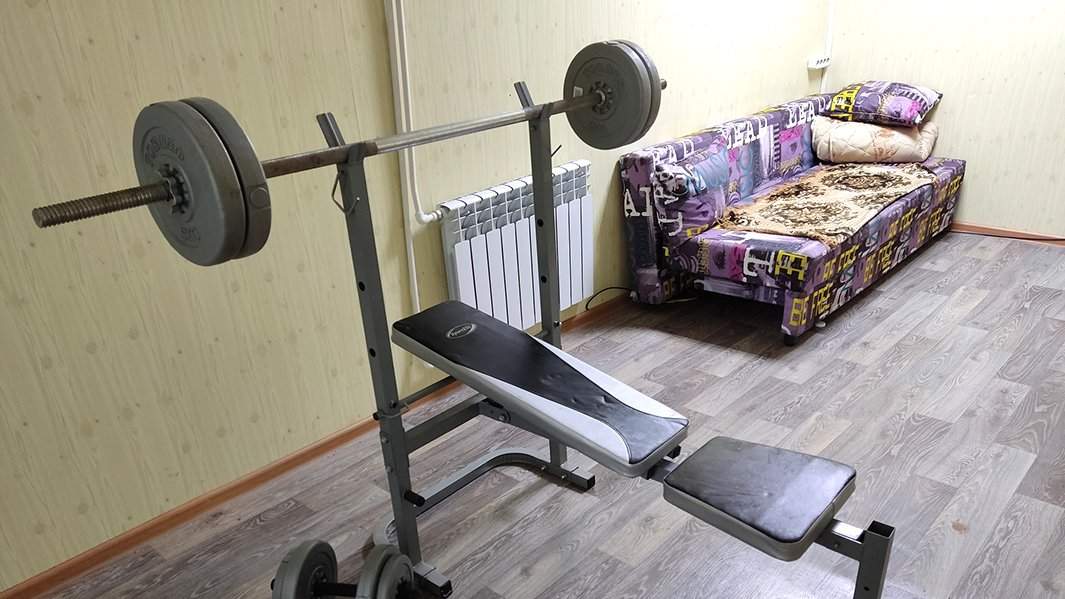 Комната отдыха в кожевенной мастерской Ивана