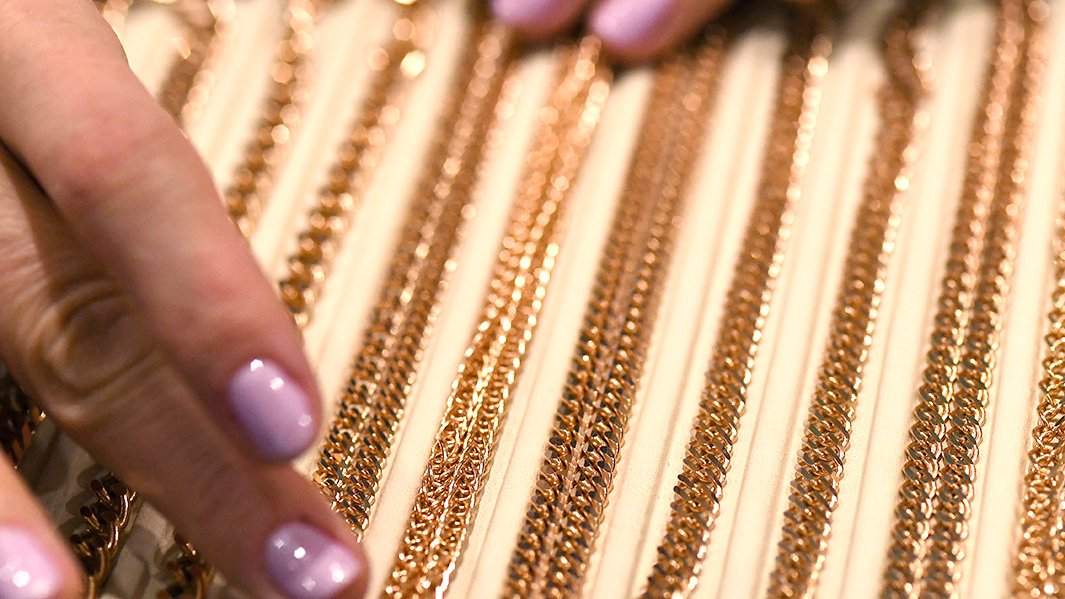 золотое украшение