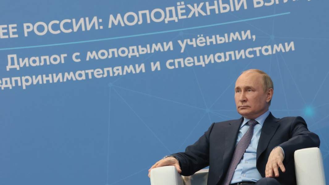 Президент РФ Владимир Путин на встрече с молодыми предпринимателями, разработчиками стартапов в сфере технологий и инноваций, сельского хозяйства, креативного сектора экономики - участниками ПМЭФ
