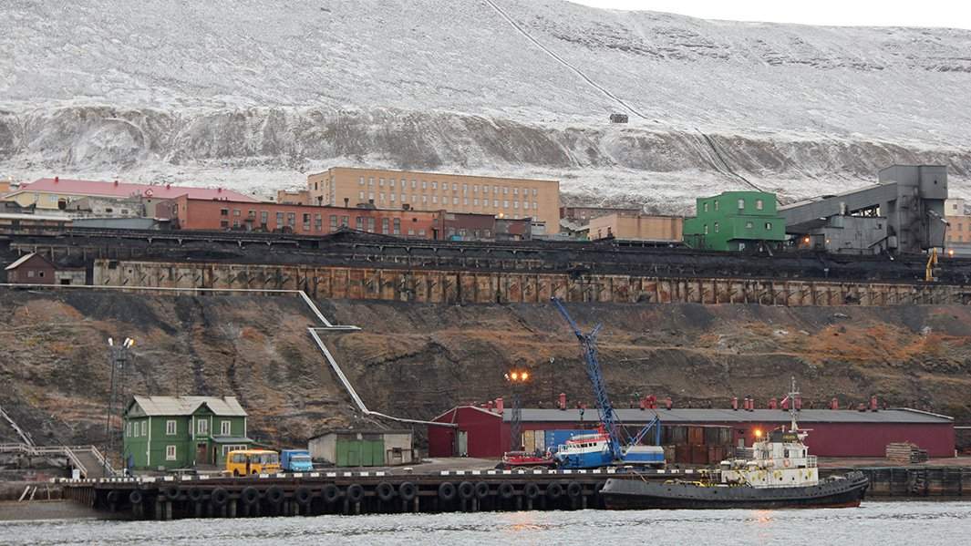 Причал в российском поселке Баренцбург