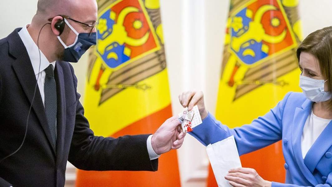 Президент Молдавии Майя Санду и председатель Евросовета Шарль Мишель во время встречи в Кишиневе