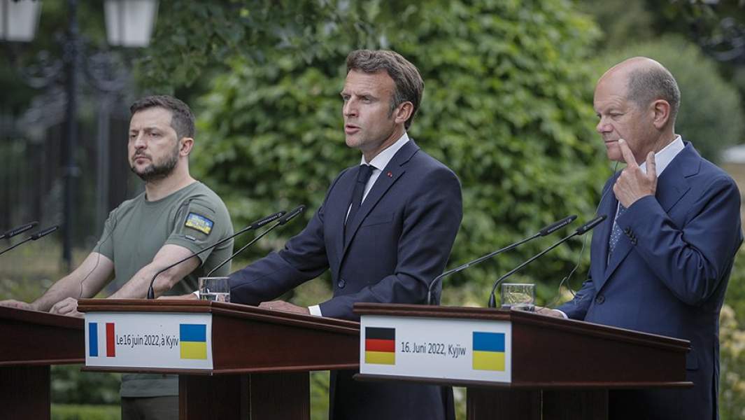 Президент Украины Владимир Зеленский, президент Франции Эммануэль Макрон и канцлер Германии Олаф Шольц на пресс-конференции в Киеве