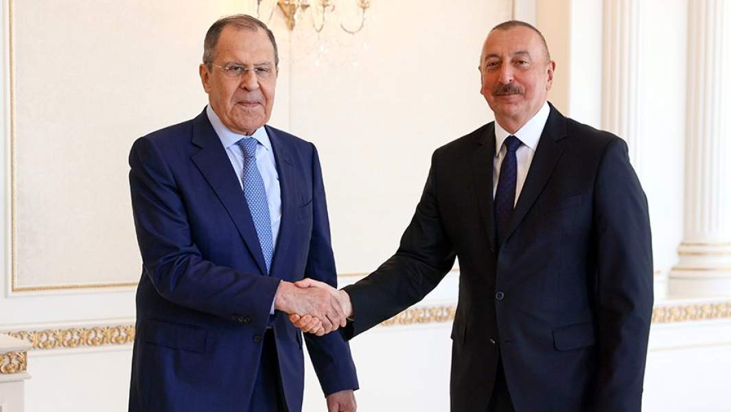 Министр иностранных дел России Сергей Лавров и президент Азербайджана Ильхам Алиев во время встречи
